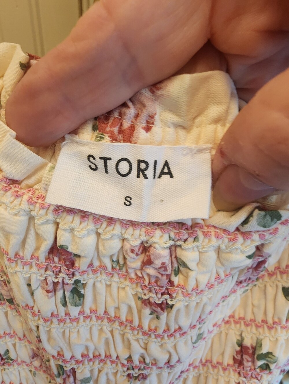 Storia Cream Maxi Dress with Pink Floral Print - Picture 5 of 8